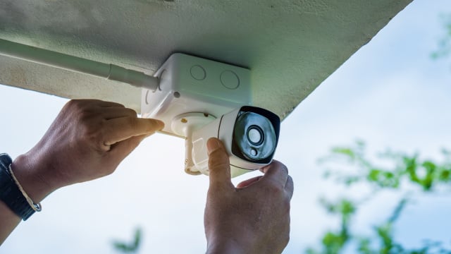 Vai instalar câmeras de segurança em casa? Esses são os cuidados que todas as famílias deveriam ter