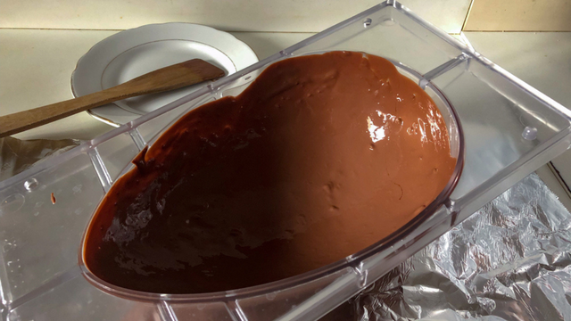 Casca de ovo de Páscoa: veja como fazer uma brilhante, fácil e durinha