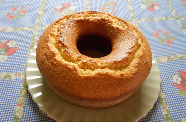 Bolo de fubá caseiro para uma tarde aconchegante com seu café na hora do lanche