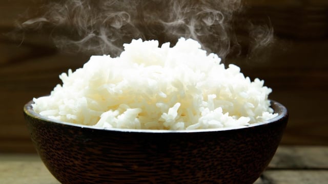 Se você tiver sobras de arroz cozido, veja como armazená-lo para que dure mais tempo e permaneça macio e saboroso mesmo depois de reaquecido