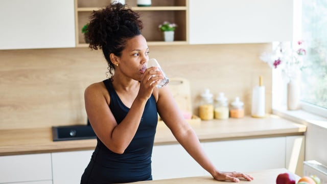 Seu fígado e seu sistema digestivo vão agradecer se você tomar uma dessas 5 bebidas matinais