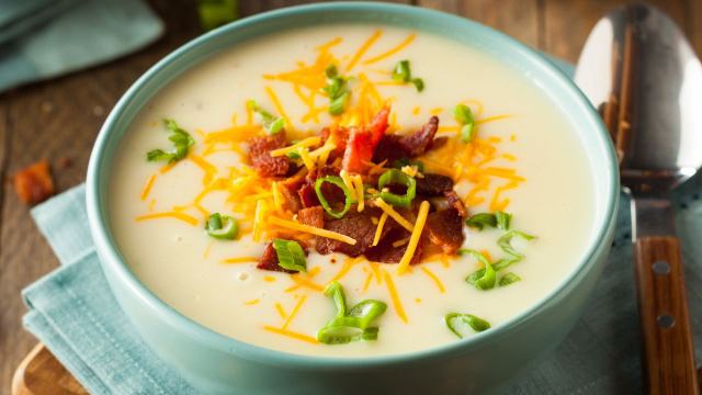 Nesse frio, essa sopa de cebola do estilo Outback vai fazer sucesso no jantar da sua família!