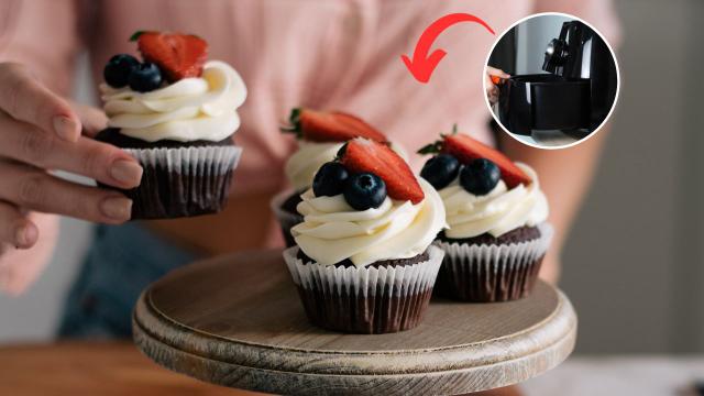 O preparo desse cupcake de chocolate é simples e rápido na AIRFRYER: perfeito pra quem não quer perder tempo!