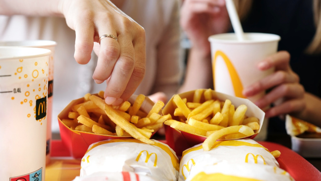 McDonald’s confirma o retorno de lanche icônico ficou 5 anos fora do cardápio: entenda o motivo por trás do cancelamento das vendas