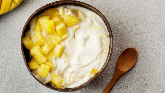 O recheio de abacaxi vai trazer um sabor tropical para o seu ovo de Páscoa (Créditos: Shutterstock)