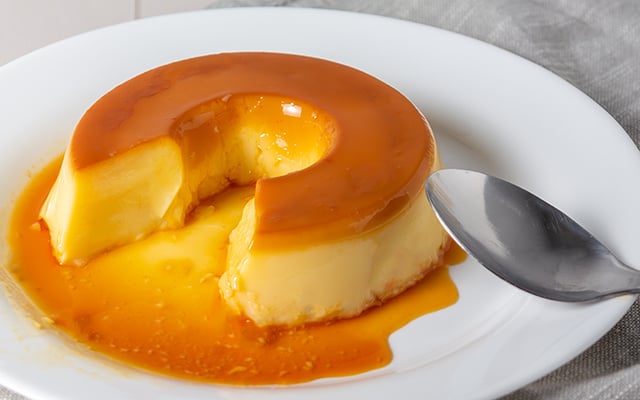 Eu não acreditava que dava para fazer um pudim tão cremoso sem forno e sem ovos até testar essa receita do TudoGostoso