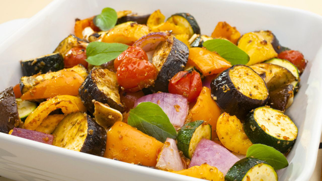 Como preparar uma mistura perfeita de legumes assados ​​na airfryer: uma refeição saudável pronta em menos de 20 minutos