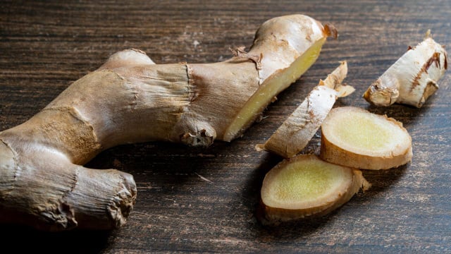 Nem mofado, nem estragado: o verdadeiro motivo do gengibre ficar azul ou acinzentado me surpreendeu