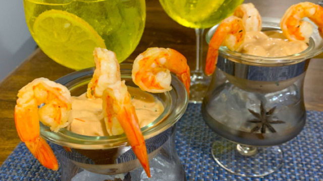 Coquetel de camarão é a receita que minha mãe faz em todo Réveillon (e se não tiver, pode dar azar no resto do ano!)