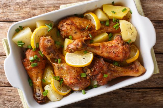 Não faça coxa de frango sem olhar essa receita antes: comida simples e com tempero de dar água na boca
