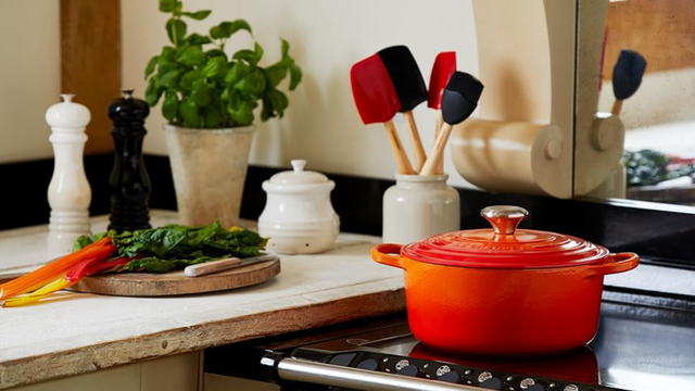 Panela Le Creuset com 53% de desconto até acabar o estoque
