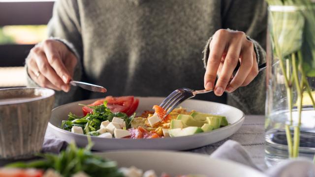 Gastando muito dinheiro com comida? É isso que você deve fazer para economizar e ainda se alimentar melhor