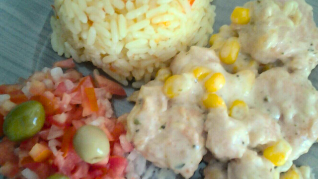 Linguiça de frango com requeijão (Créditos: TudoGostoso)