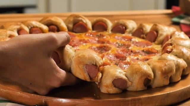 Vale comer a pizza com as mãos, com garfo e faca ou como você preferir (Créditos: TudoGostoso)