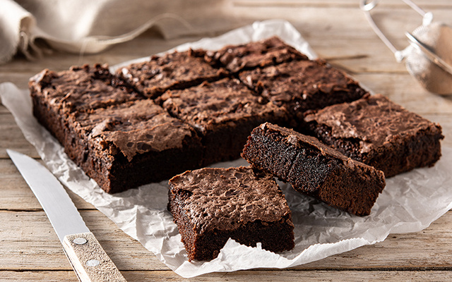 Esse é o segredo da receita de brownie perfeita com casquinha crocante e recheio molhadinho