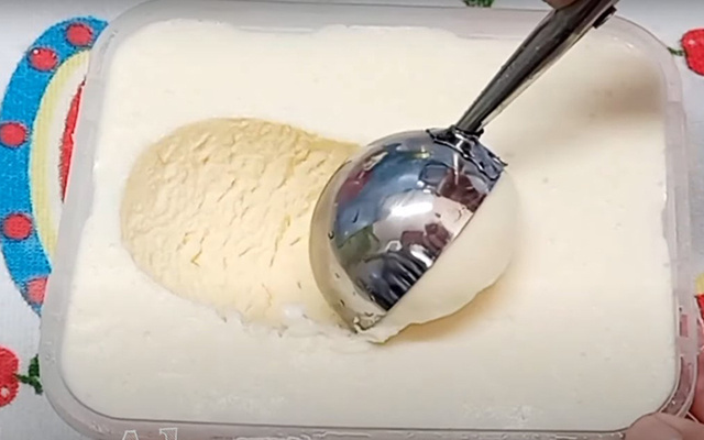 Sorvete de gelatina de maracujá com leite condensado é a receita cremosa caseira que vale ouro