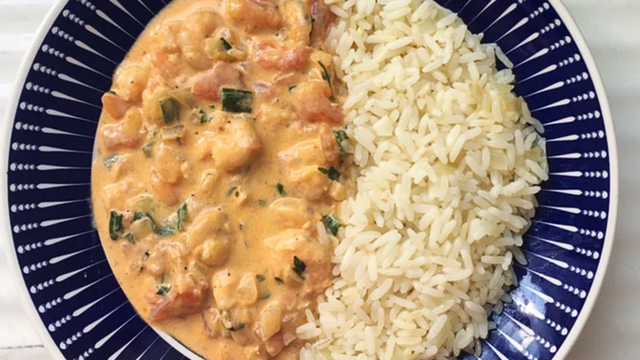 Achei que nada superava o estrogonofe de frango até fazer essa receita cremosa do TudoGostoso com camarão