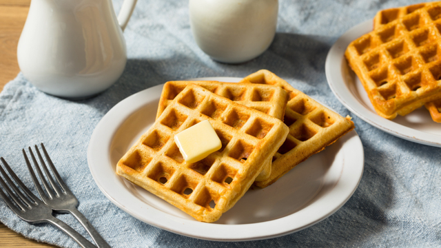 Eu fiz esse waffle clássico do TudoGostoso e nunca mais quis outra receita de café da manhã, é bem prático e não tem erro