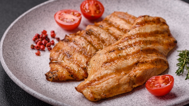 Frango seco nunca mais: as dicas de marinada do TudoGostoso deixam a carne macia, suculenta e cheia de sabor
