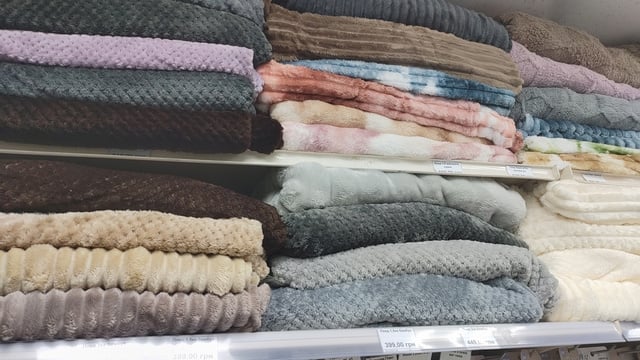 Se você vai comprar um cobertor neste inverno, é nisso que você precisa prestar atenção para não cair em cilada