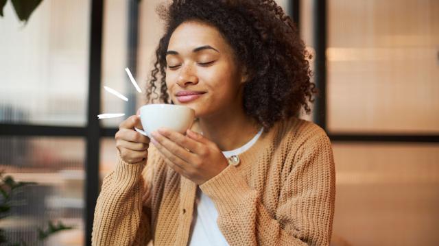 Quem faz café coado em casa precisa urgente aprender essa dica (a maioria não sabe!)