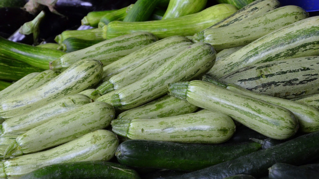Muito melhor que na geladeira: as abobrinhas duram mais tempo quando armazenadas neste lugar