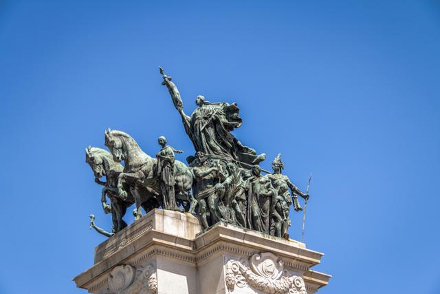 O Monumento do Ipiranga marca um dos lugares mais importantes do país do movimento que levou à Independência do Brasil (Créditos: Shutterstock)