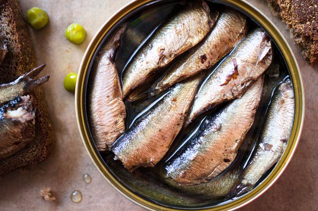 Dica de milhões: como reaproveitar o óleo da sardinha enlatada