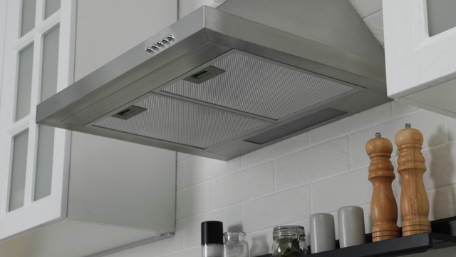 Miguel Gómez, especialista em cozinhas: "Nenhum exaustor elimina completamente os odores da cozinha, mas estes modelos conseguem."