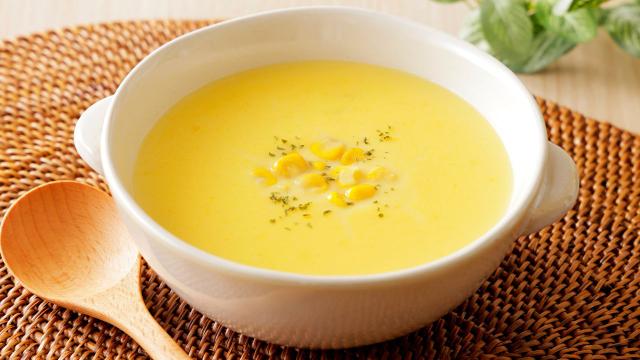 O creme de milho vegano leva leite de aveia no lugar do leite de vaca e fica divino (Créditos: Shutterstock)