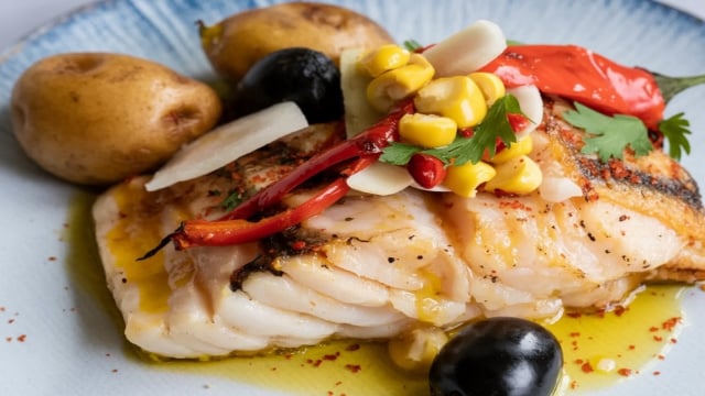 Nada de bacalhau ressecado na Páscoa: aqui estão as 4 melhores dicas do TudoGostoso para garantir que ele fique macio e suculento