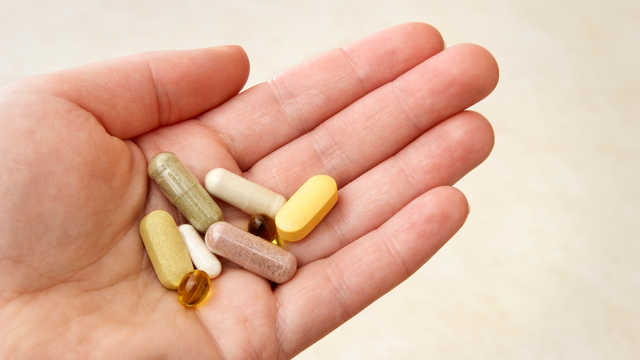 Anvisa proíbe duas marcas de suplementos alimentares no Brasil e determina que os produtos não sejam mais vendidos ou utilizados