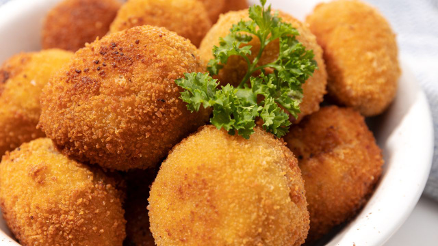 Como transformar uma simples lata de milho em um almoço completo, econômico e fácil de preparar