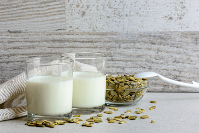 Leite vegetal que quase ninguém conhece fortalece os ossos com muito magnésio: receita sem lactose e sem caseína é fácil de fazer e nutritiva