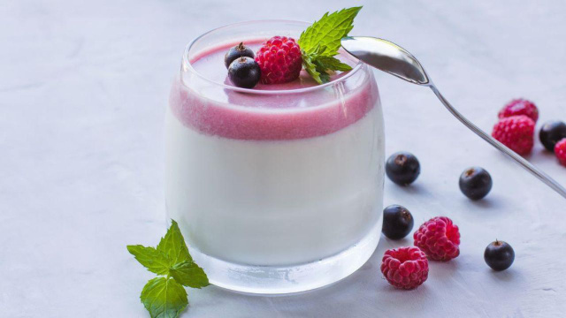 O creme belga é uma opção que não tem erro como recheio de ovo de Páscoa (Créditos: Shutterstock)