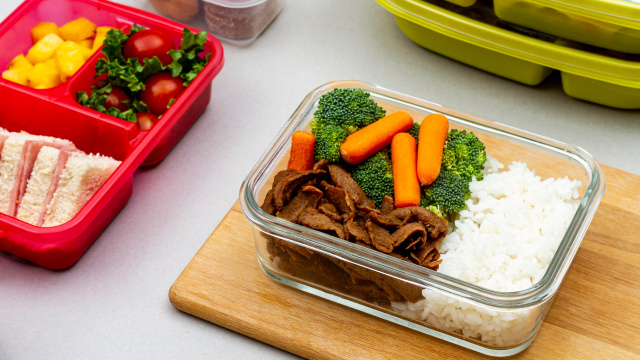 Sua alimentação pode ficar mais saudável se você puder optar pela comida congelada (Créditos: Freepik)