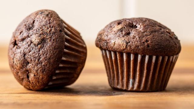 Ninguém vai resistir a esse cupcake feito na airfryer depois do almoço de Páscoa (Créditos: Shutterstock)
