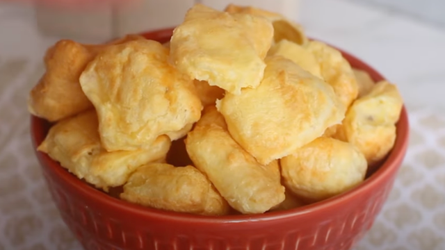 Almofada de tapioca pra variar o cardápio: é tipo uma crepioca, mas com um crocantinho delicioso