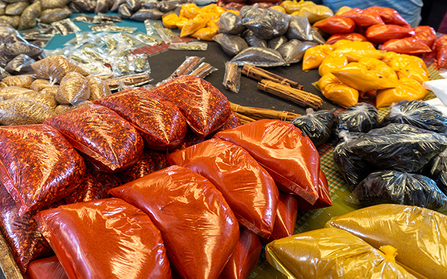 Esse tempero comum está gerando debate: entenda o que dizem especialistas após alerta da Anvisa