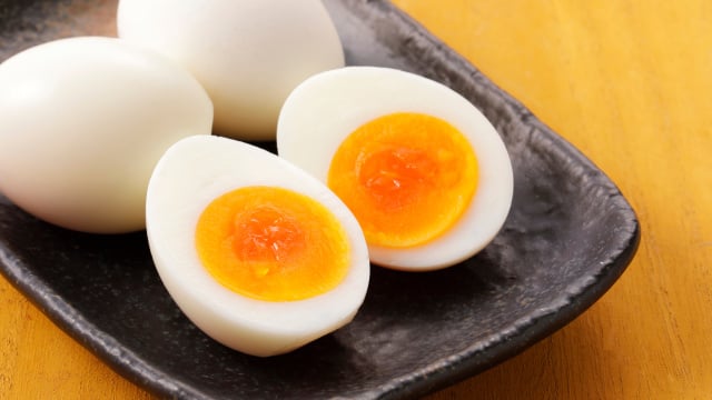 Desvendando o mistério: por que você não deve congelar ovos cozidos no freezer. Especialistas recomendam o método correto de armazenamento