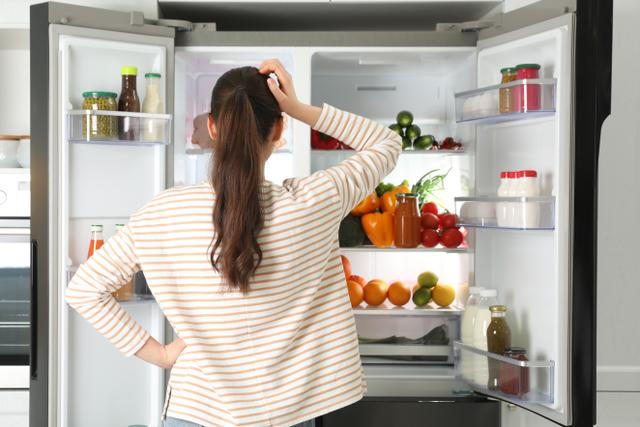4 coisas que você NÃO deve fazer se quiser uma geladeira sempre limpa