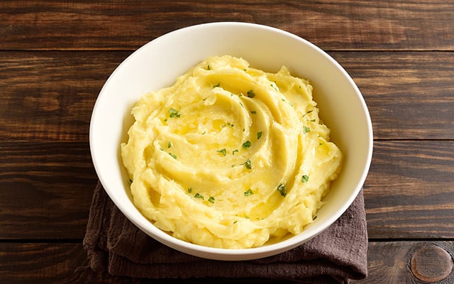 Eu sempre errei o purê de batata e só agora descobri o que deixava ele empelotado: obrigado, TudoGostoso!