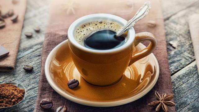Palavra de sommelier de café: 4 maneiras de tornar sua xícara de café mais forte sem adicionar mais grãos