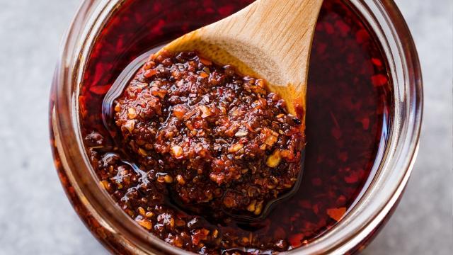 Minha vizinha mexicana me ensinou como fazer o melhor molho de pimenta que eu já provei na vida e agora não fico sem!