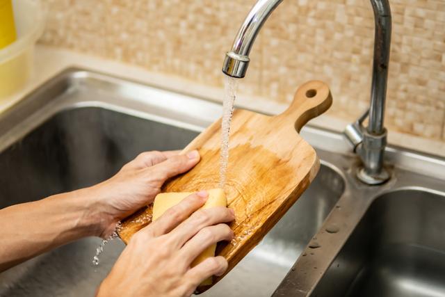 Chega de dúvida: qual é a MELHOR tábua de cortes pra usar na cozinha de casa?
