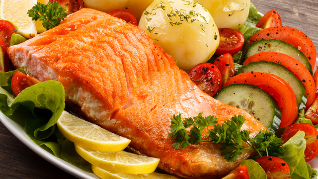 Salmão é a melhor escolha para turbinar sua inteligência: veja como preparar do jeito certo