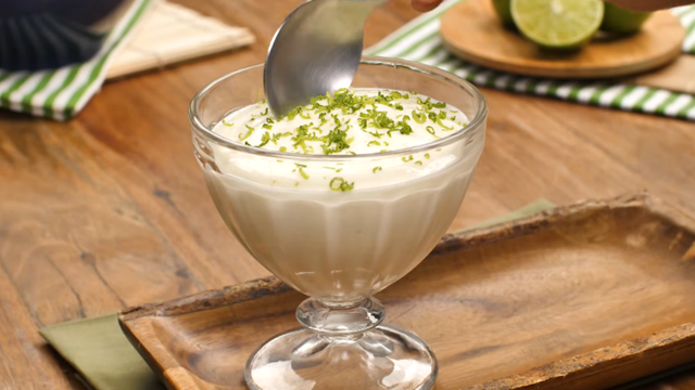 Faço essa mousse de limão do TudoGostoso há 6 anos: sobremesa de liquidificador e 3 ingredientes que sempre acerta na textura