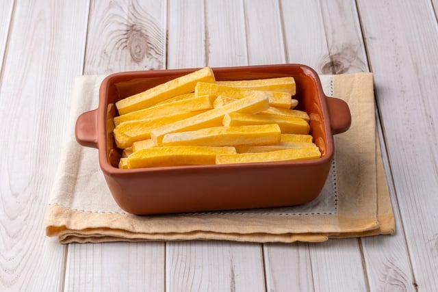 O truque simples para fazer polenta frita crocante por fora e macia por dentro, igual de restaurante, eu aprendi no TudoGostoso