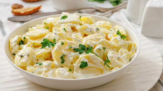 Pedimos a 3 chefs que revelassem a melhor batata para salada de batata e todos deram a mesma resposta