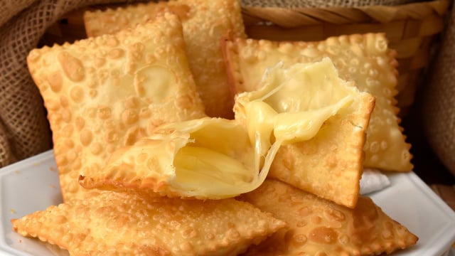 Aprenda a fazer um delicioso pastel na sanduicheira (Créditos: Shutterstock)